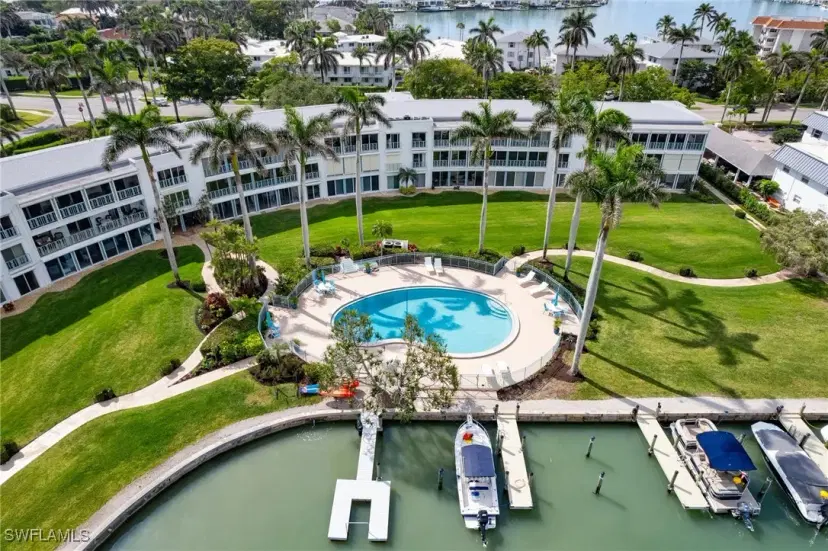 Picture of 383 Harbour Dr 209, Naples FL 34103