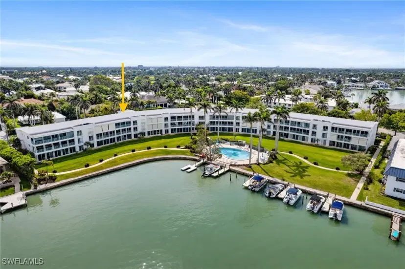 Picture of 383 Harbour Dr 209, Naples FL 34103