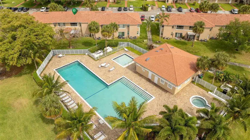 Picture of 10070 Twin Lakes Dr 10070, Coral Springs FL 33071