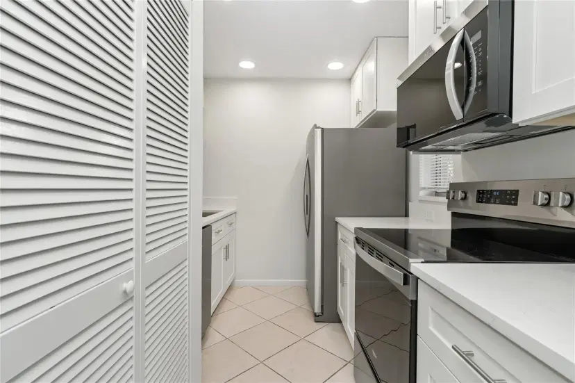 Picture of 10070 Twin Lakes Dr 10070, Coral Springs FL 33071