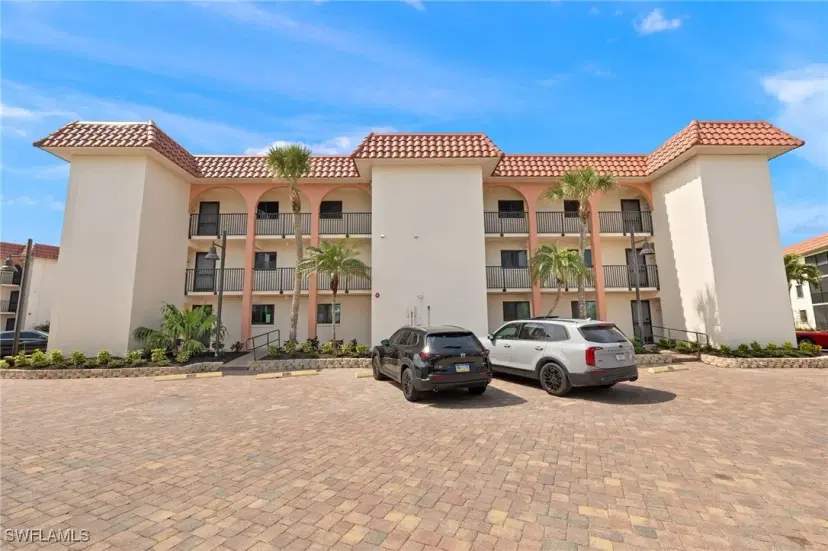 Picture of 671 E Gulf Dr 4D1, Sanibel FL 33957