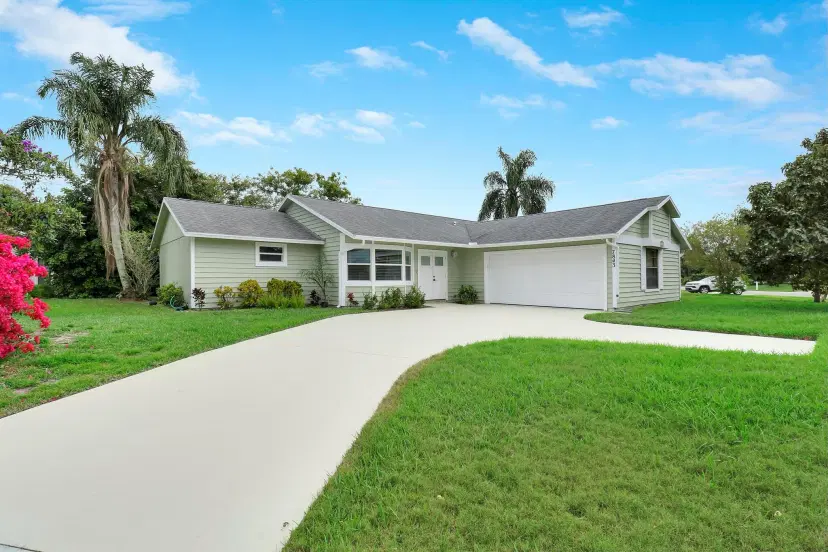 Picture of 7843 SE Lexington Avenue, Hobe Sound FL 33455
