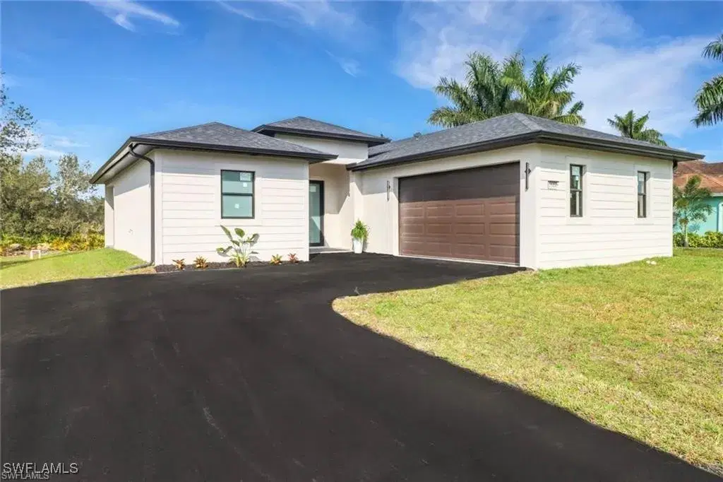 Picture of 2504 62Nd St W, Lehigh Acres, FL 33971