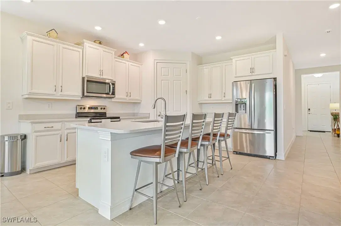 Picture of 2916 Royal Gardens Ave, Fort Myers, FL 33916