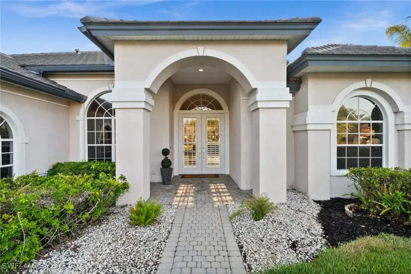 Picture of 7037 Mill Run Cir, Naples FL 34109