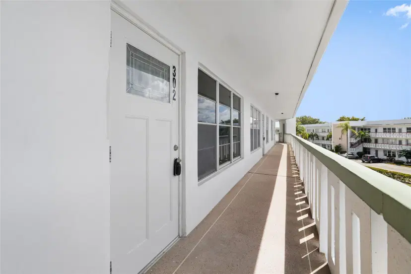 Picture of 302 Wellington C 302, West Palm Beach FL 33417