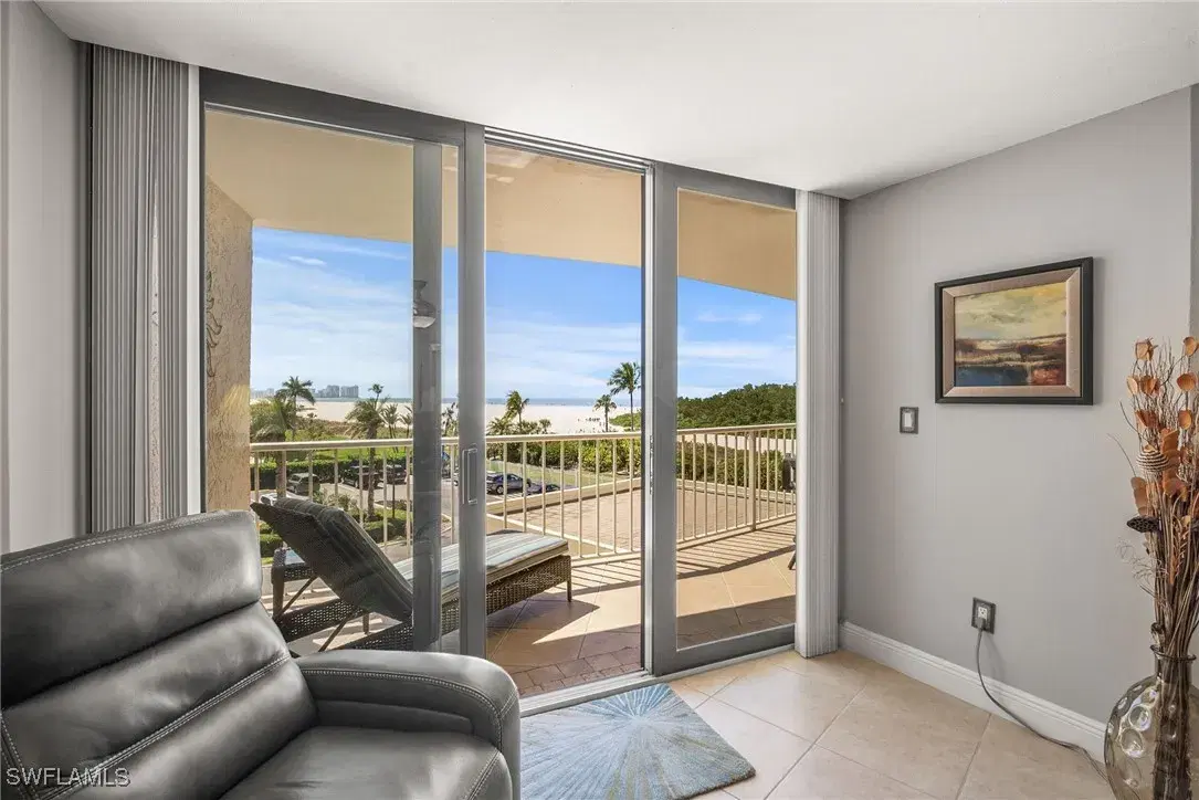 Picture of 380 Seaview Ct 307, Marco Island, FL 34145