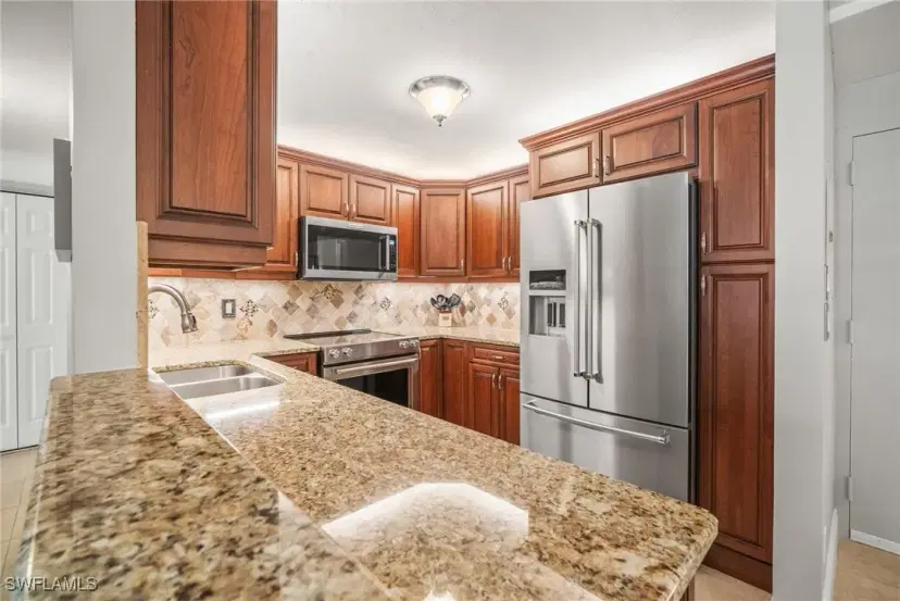 Picture of 380 Seaview Ct 307, Marco Island FL 34145