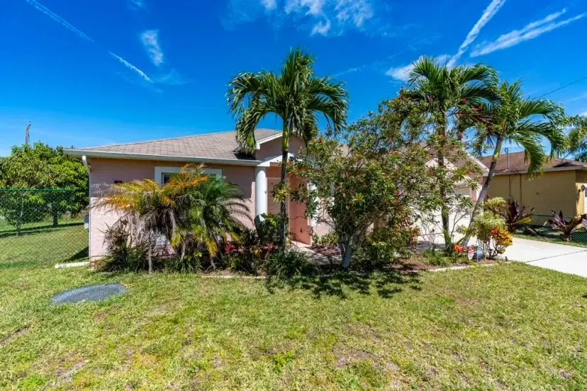Picture of 435 SW Ridgecrest Drive, Port St Lucie FL 34953