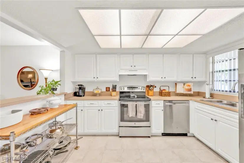 Picture of 151 Cypress Way E C103, Naples FL 34110