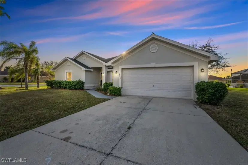 Picture of 18410 Pine Nut Ct, Lehigh Acres FL 33972