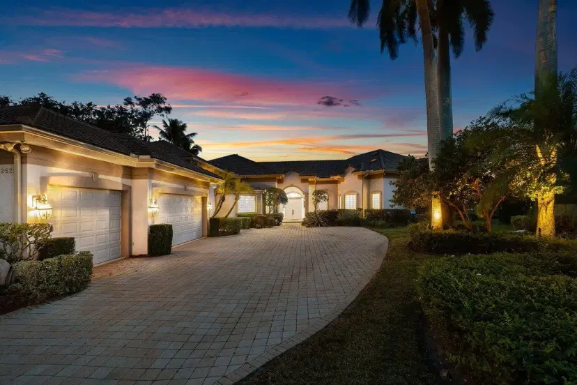 Picture of 2525 Seminole Circle, West Palm Beach FL 33409
