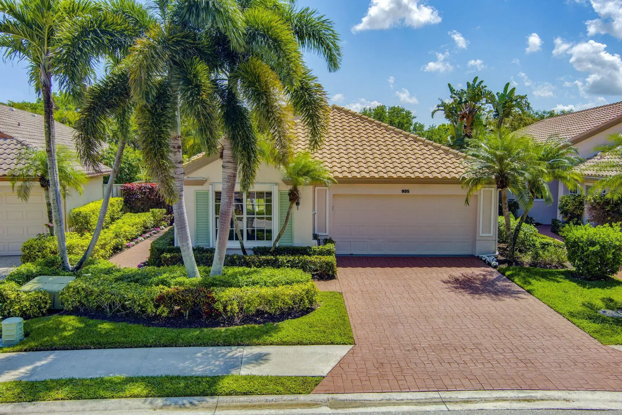 Picture of 935 Augusta Pointe Drive, Palm Beach Gardens, FL 33418