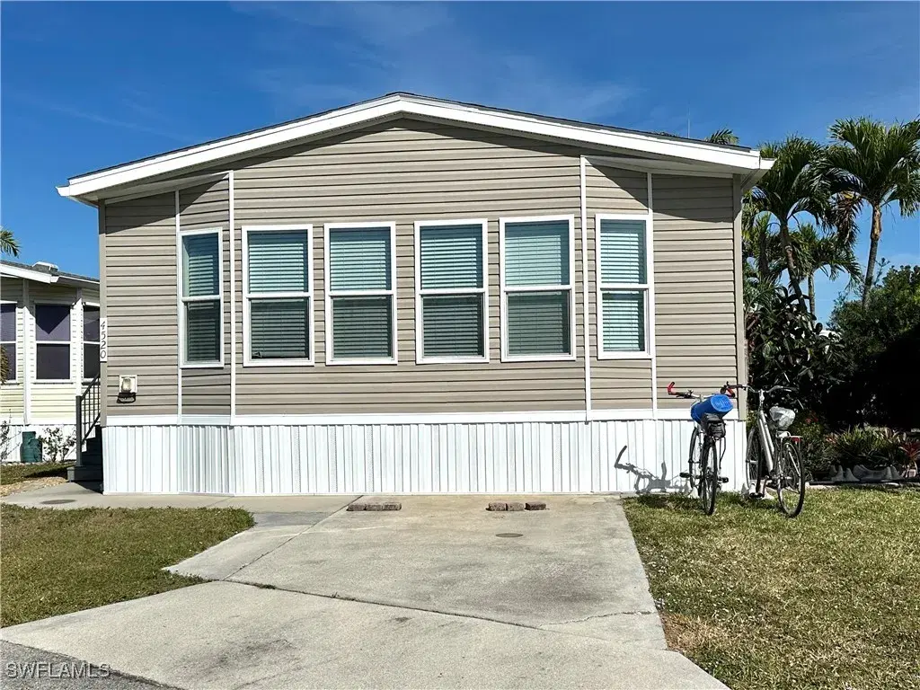 Picture of 4520 Split Log Ln E, Estero, FL 33928