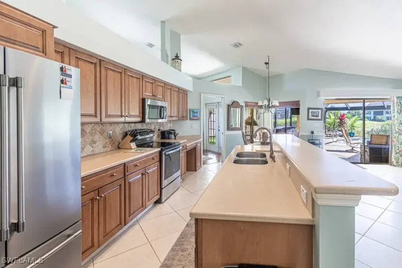 Picture of 450 Countryside Dr, Naples FL 34104
