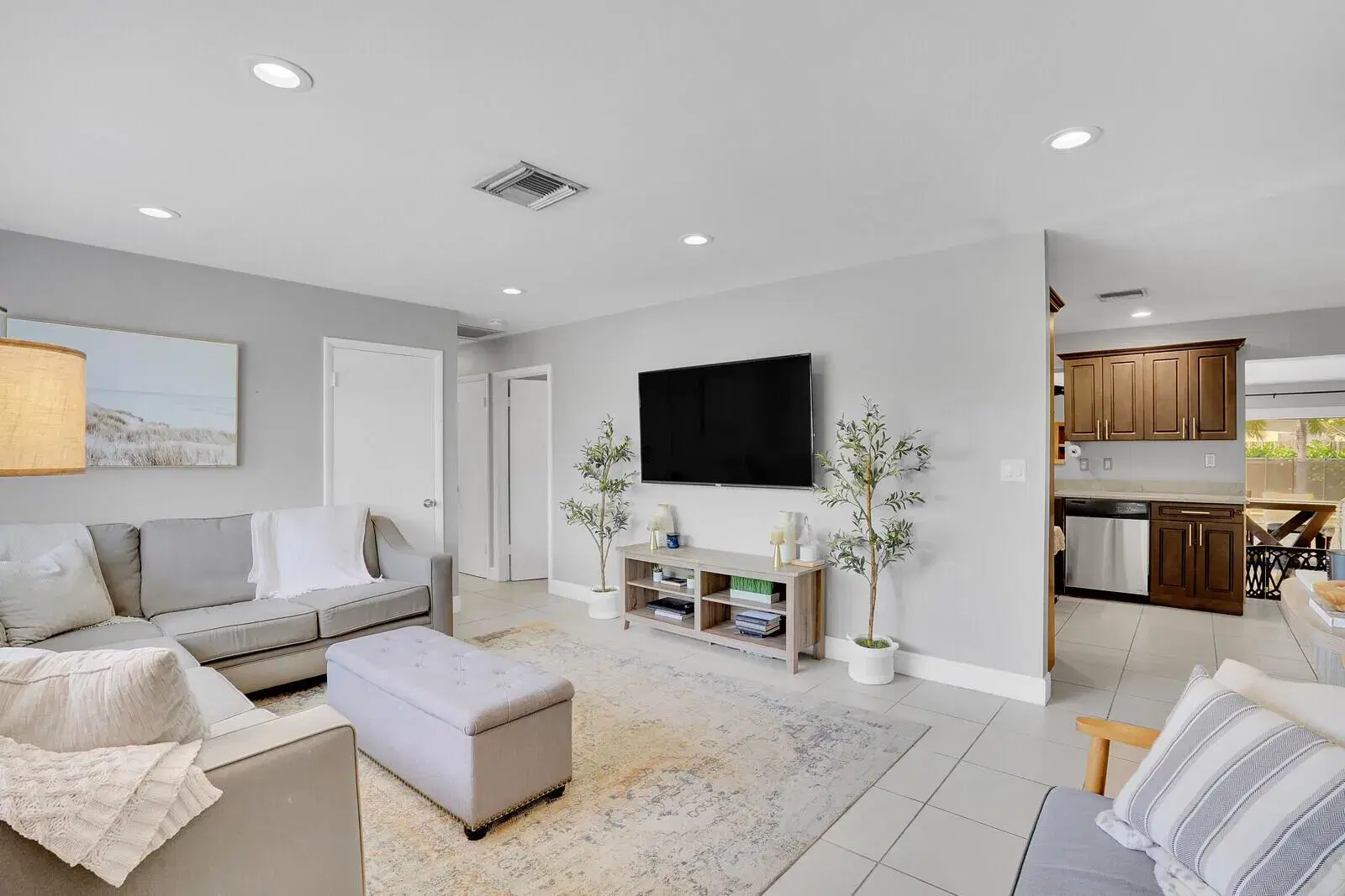 Picture of 313 Davis Road, Palm Springs, FL 33461