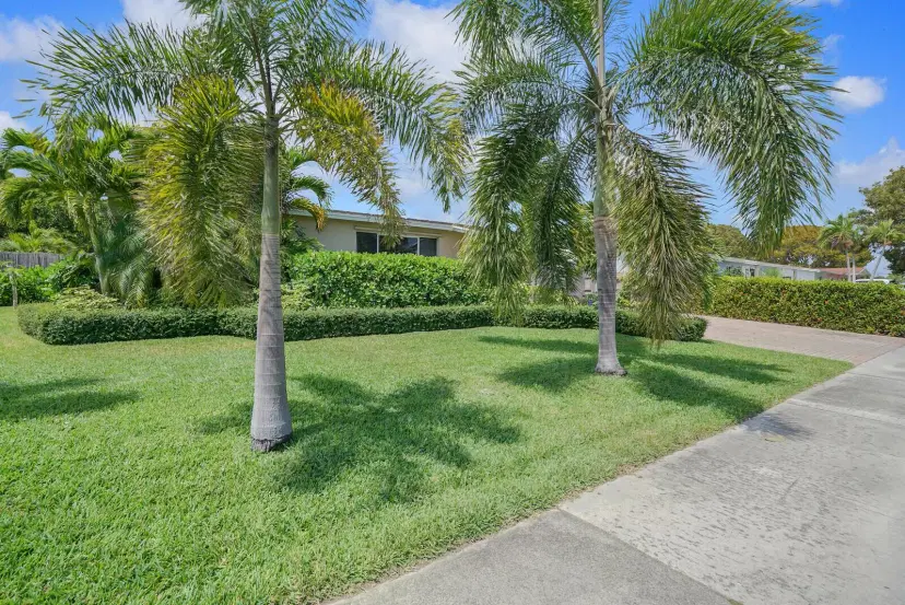 Picture of 313 Davis Road, Palm Springs FL 33461