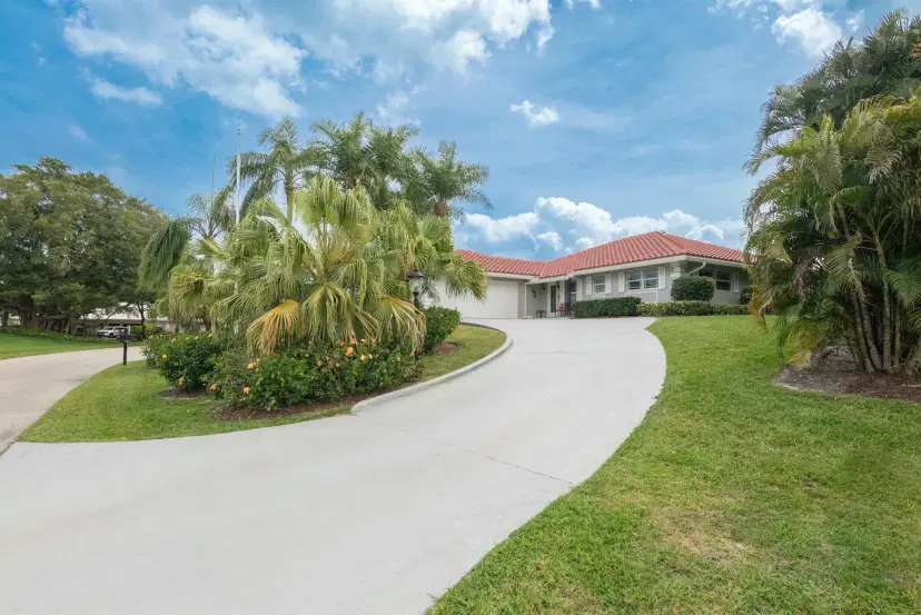 Picture of 4223 SE Fairway E, Stuart FL 34997