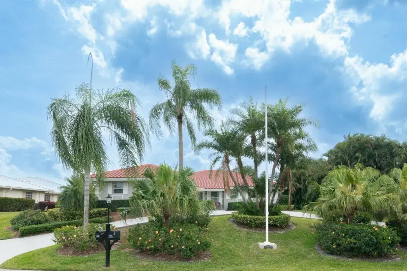 Picture of 4223 SE Fairway E, Stuart FL 34997