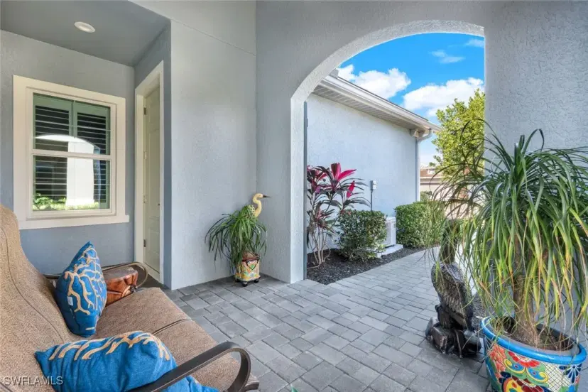 Picture of 2315 Marquesa Cir, Naples FL 34112