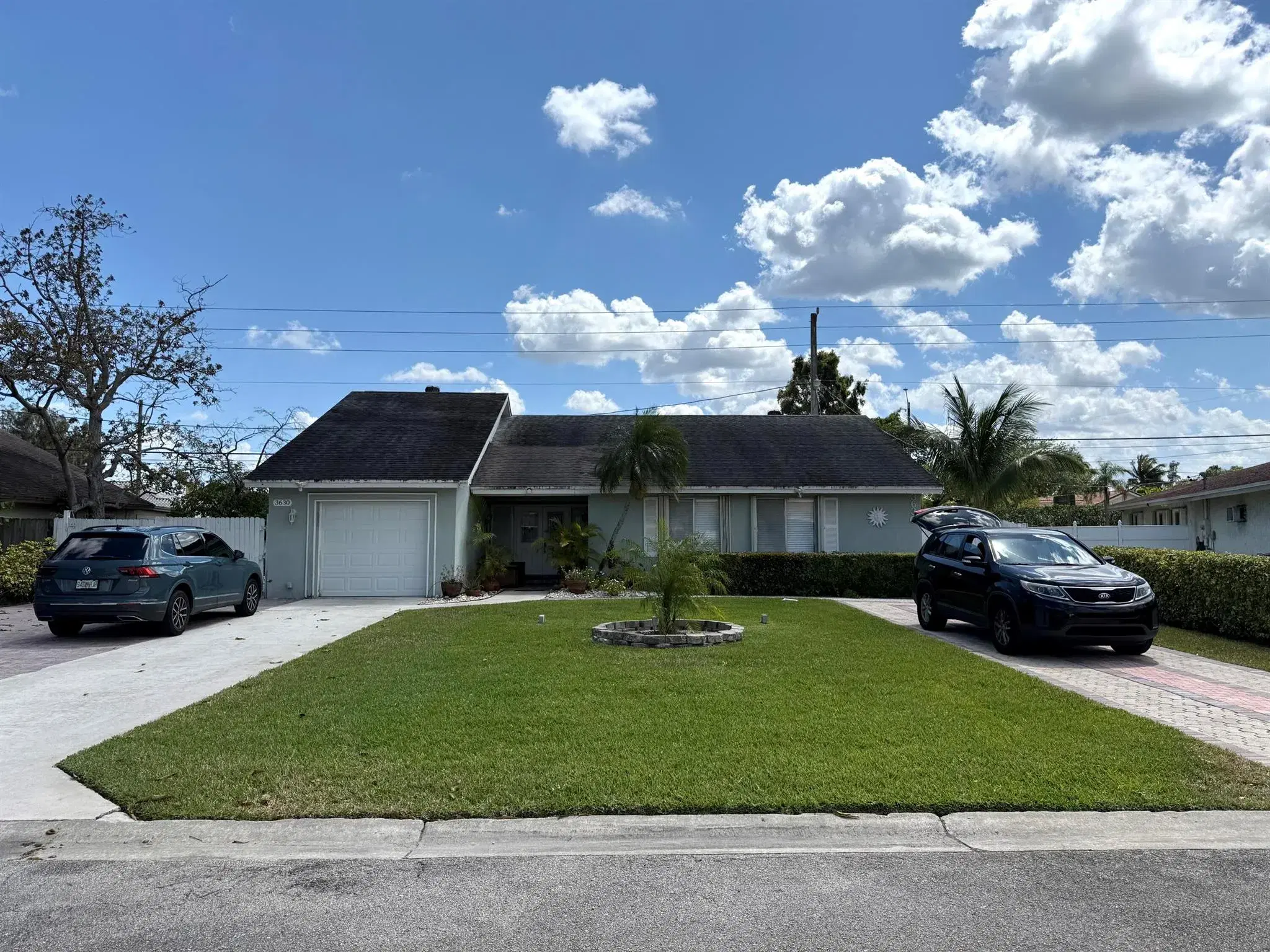Picture of 3630 Walden Lane, Palm Springs, FL 33406