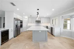 Picture of 4823 Pond Apple Dr S, Naples, FL 34119