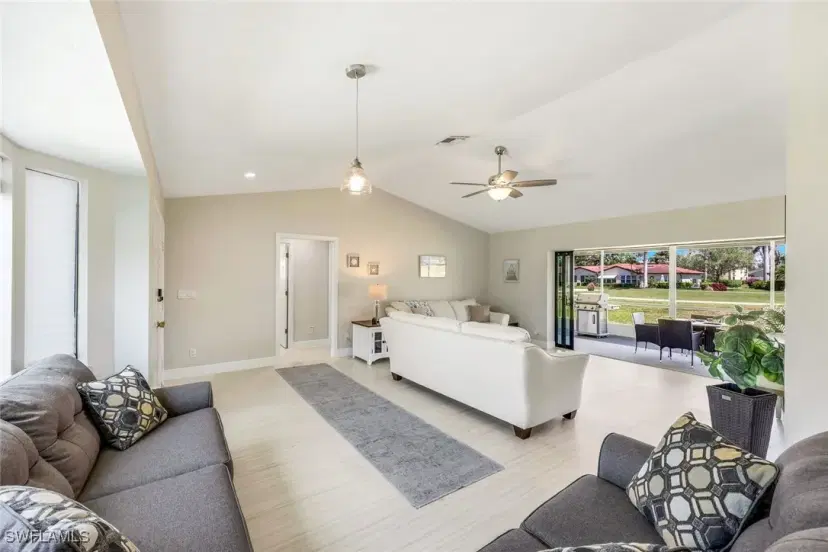 Picture of 1508 Forest Lakes Blvd, Naples FL 34105