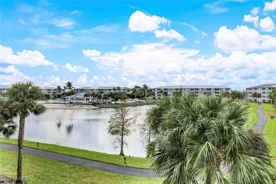 Picture of 16635 Lake Circle Dr 638, Fort Myers, FL 33908