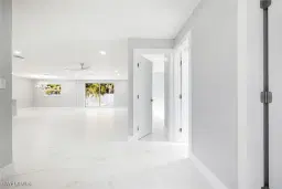 Picture of 959 N Town And River Dr, Fort Myers, FL 33919