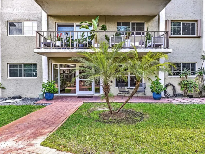 Picture of 3002 NE 5Th Ter 110B, Fort Lauderdale FL 33334