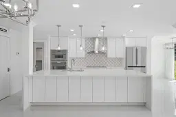 Picture of 5390 Woodland Lakes Drive 105, Palm Beach Gardens, FL 33418