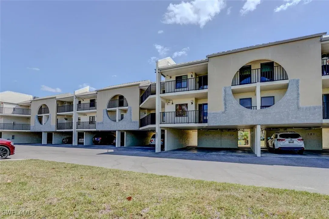Picture of 21440 Bay Village Dr 122, Fort Myers Beach, FL 33931