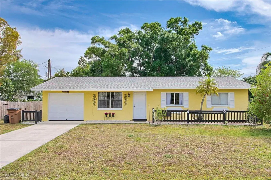 Picture of 2238 Davis Blvd, Fort Myers, FL 33905