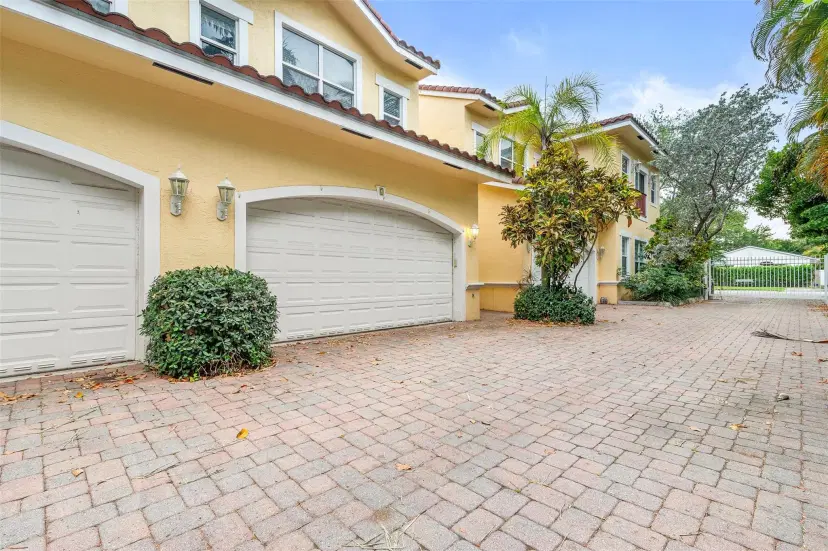Picture of 1119 N Victoria Park Rd 7, Fort Lauderdale FL 33304