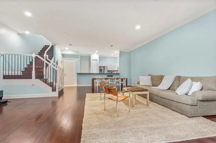 Picture of 1119 N Victoria Park Rd 7, Fort Lauderdale FL 33304