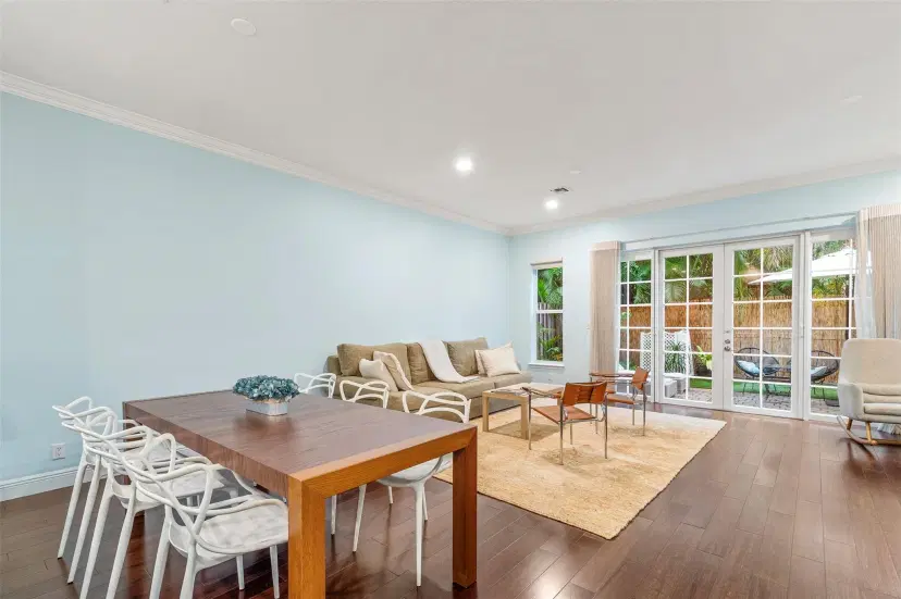 Picture of 1119 N Victoria Park Rd 7, Fort Lauderdale FL 33304