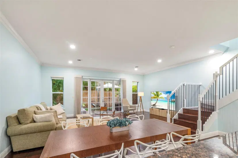 Picture of 1119 N Victoria Park Rd 7, Fort Lauderdale FL 33304