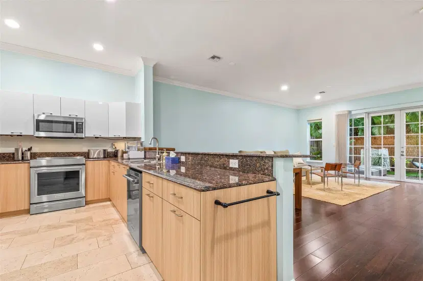 Picture of 1119 N Victoria Park Rd 7, Fort Lauderdale FL 33304