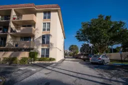 Picture of 1000 Spanish River Road 3R, Boca Raton, FL 33432
