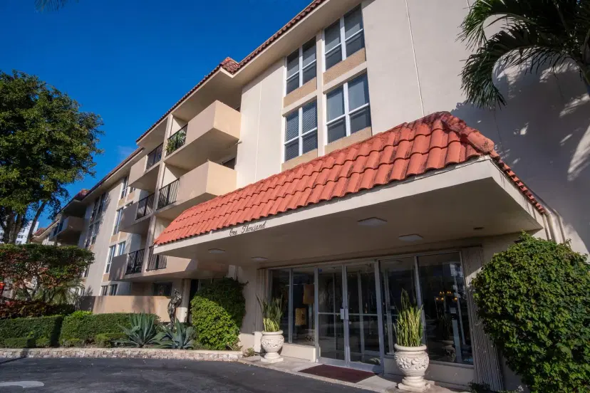 Picture of 1000 Spanish River Road 3R, Boca Raton FL 33432