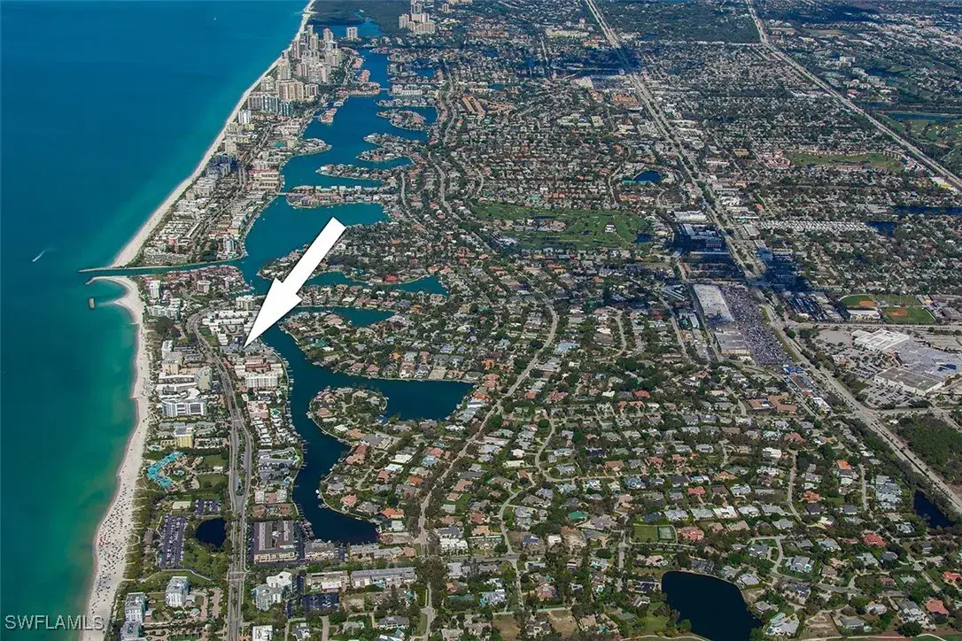 Picture of 1950 Gulf Shore Blvd N 309, Naples, FL 34102