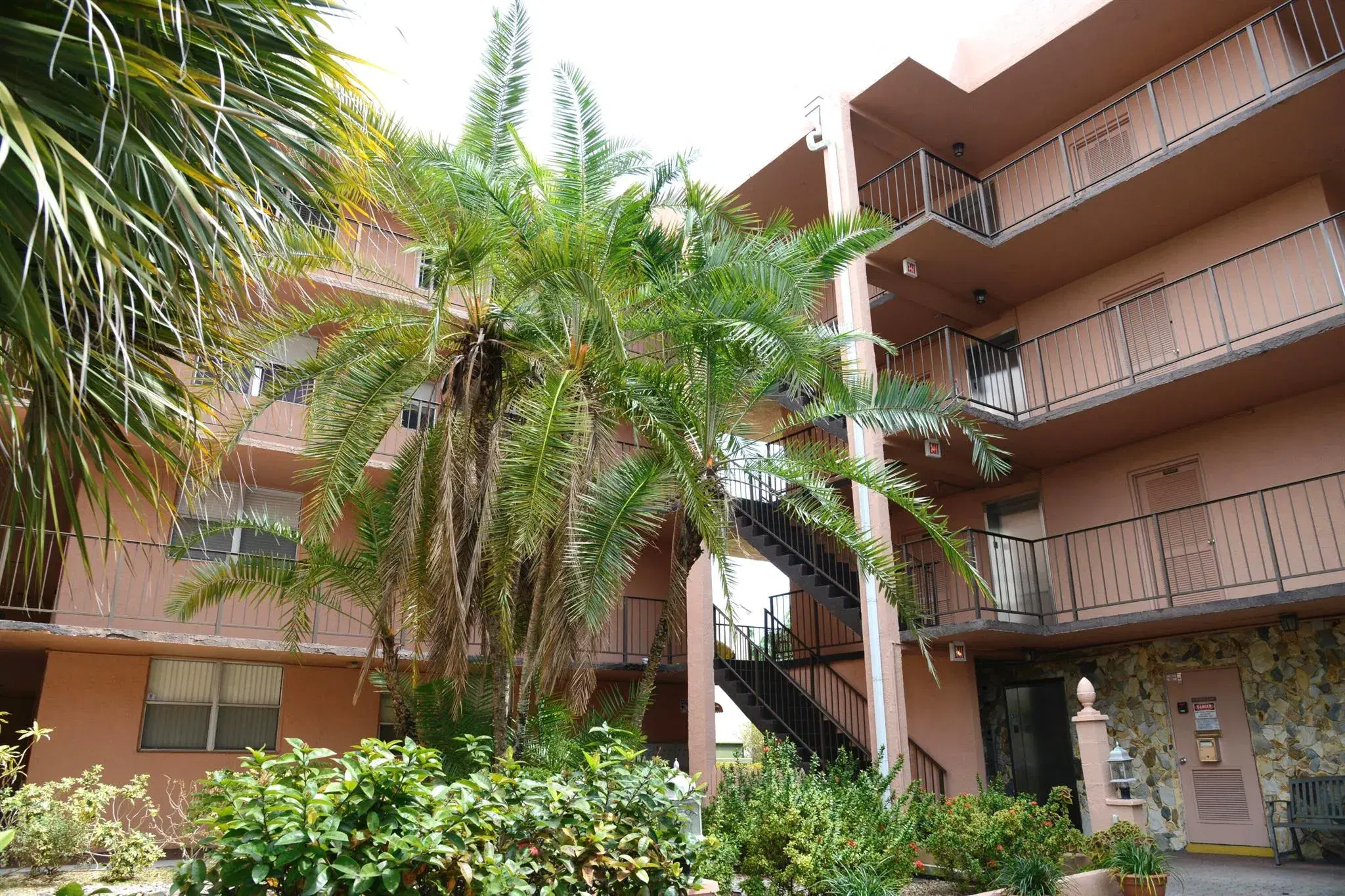 Picture of 2841 Somerset Drive 217, Lauderdale Lakes, FL 33311