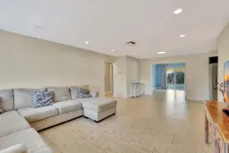 Picture of 8111 NW 94Th Ln, Tamarac, FL 33321