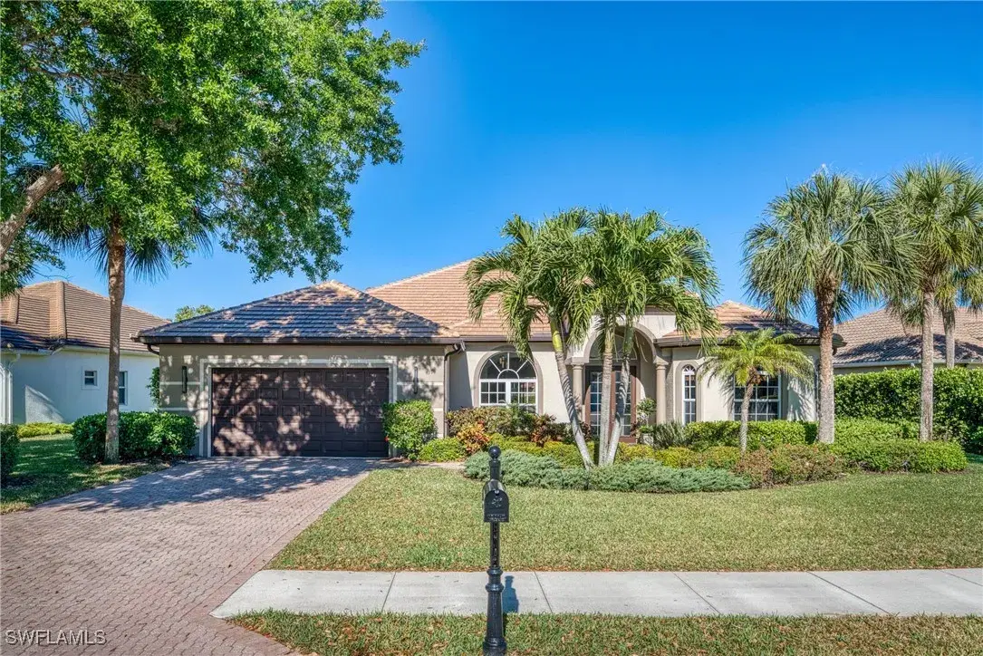 Picture of 379 Cypress Way W, Naples, FL 34110