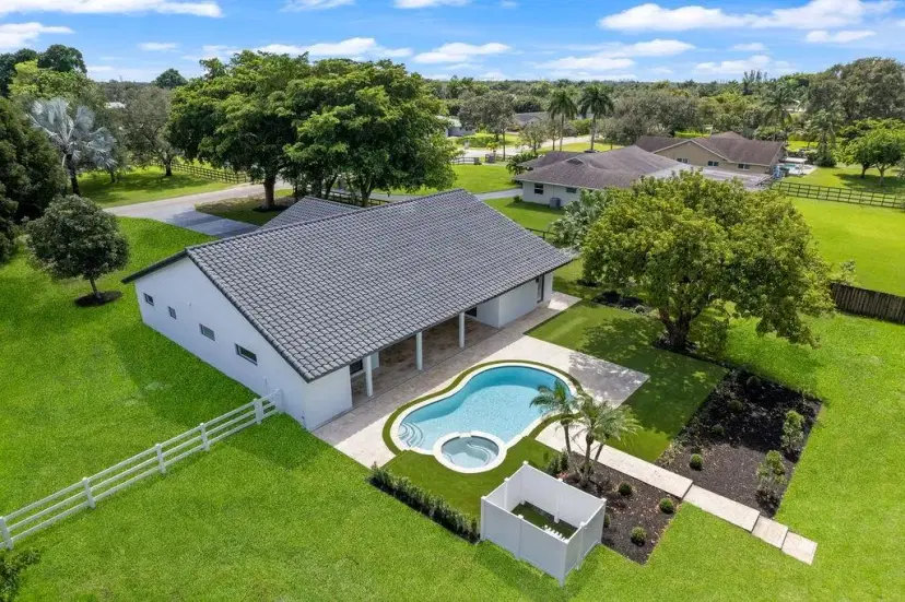 Picture of 5811 SW 164Th Ter, Southwest Ranches FL 33331