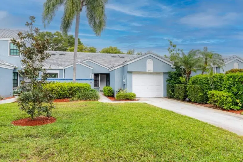 Picture of 8205 Waterford Ave, Tamarac FL 33321