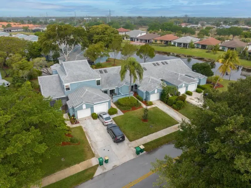 Picture of 8205 Waterford Ave, Tamarac FL 33321