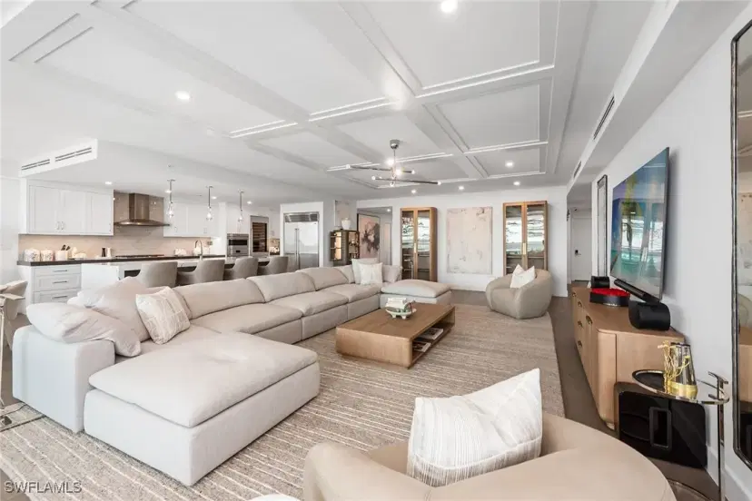 Picture of 13945 Old Coast Rd 406, Naples FL 34110