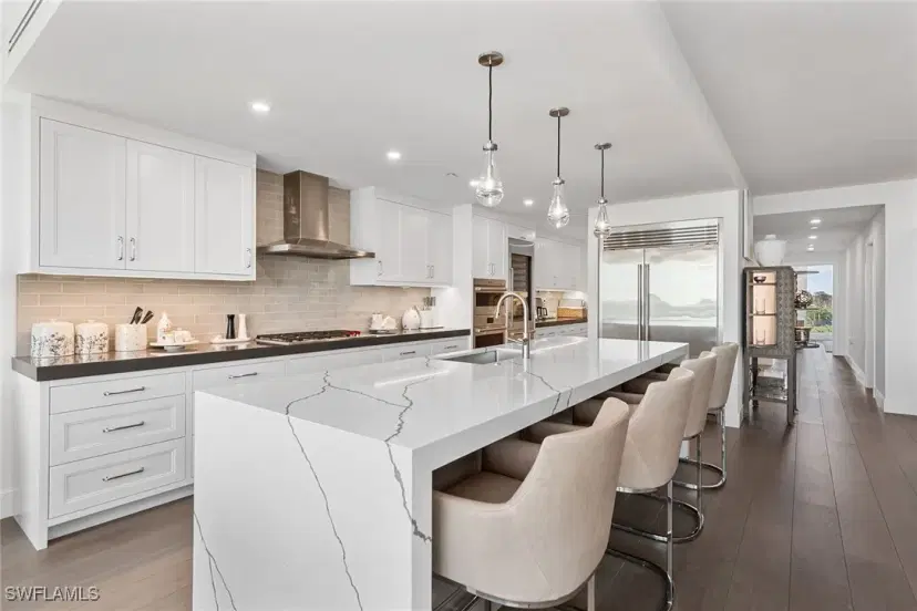 Picture of 13945 Old Coast Rd 406, Naples FL 34110