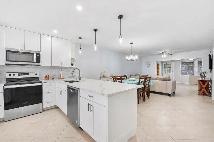 Picture of 393 Bennington Ln 393, Lake Worth FL 33467